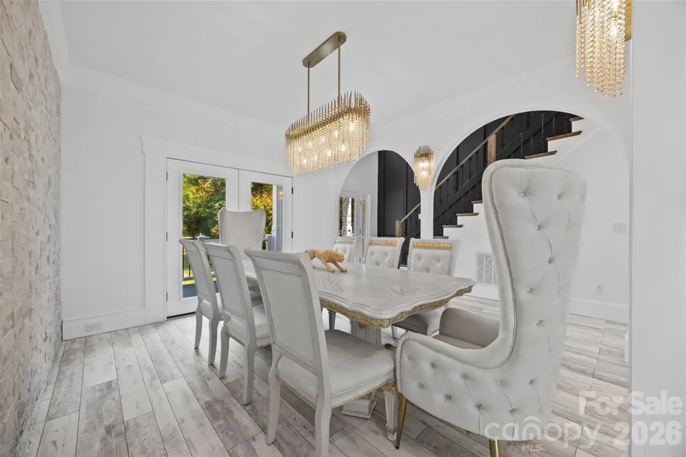 9827 Potter Road Matthews, NC 28104