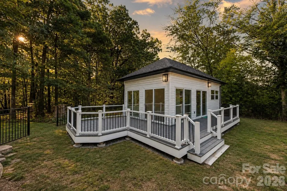9827 Potter Road Matthews, NC 28104