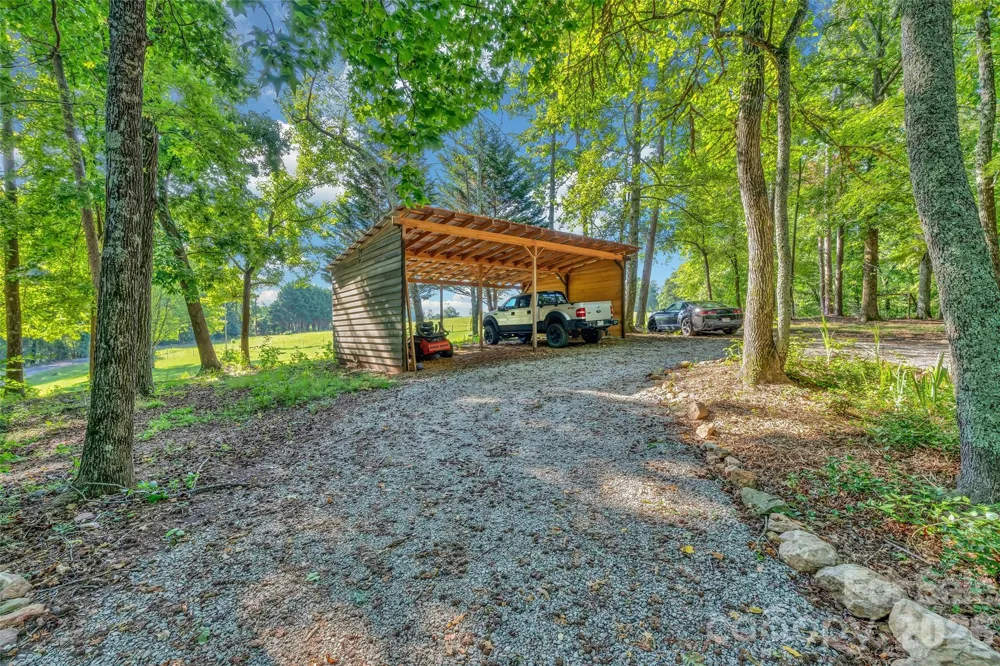 2440 Mount Lebanon Road Campobello, SC 29322