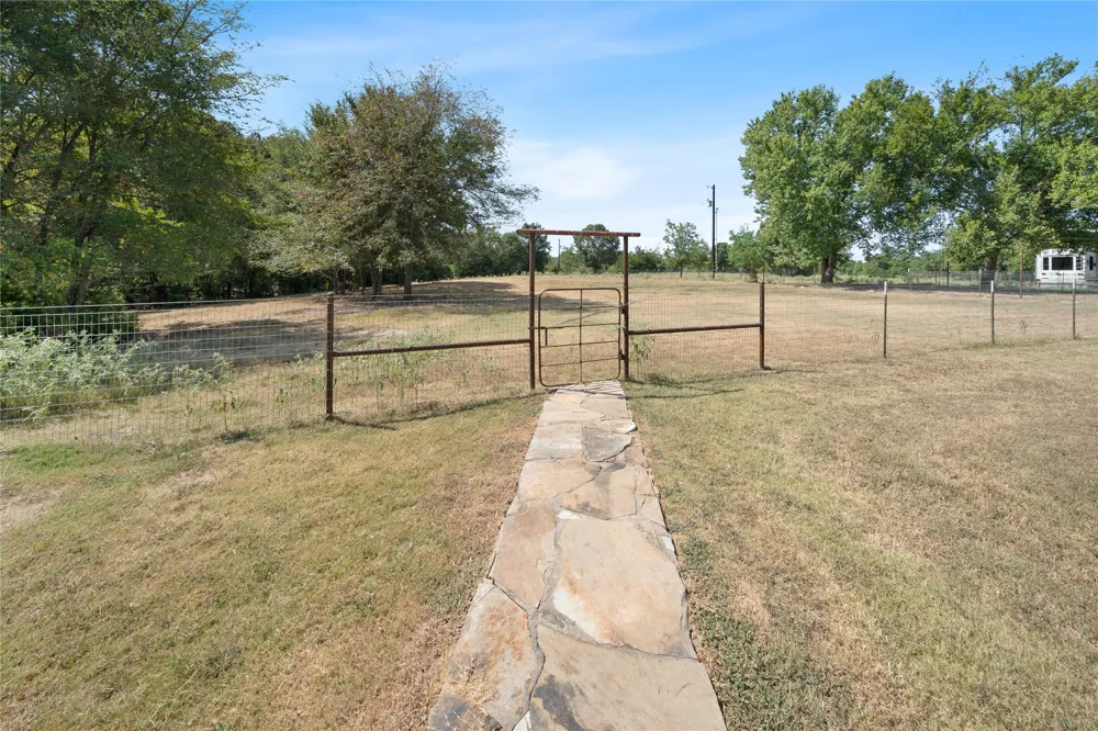 230 CR 1739 Yantis, TX 75497