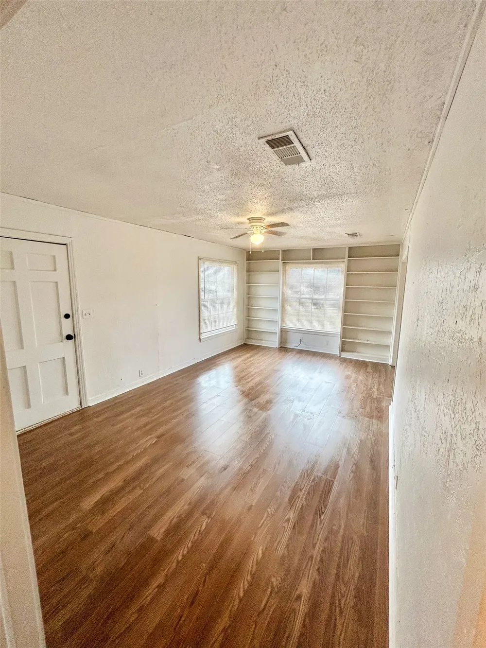 1701 W Main Clarksville, TX 75426