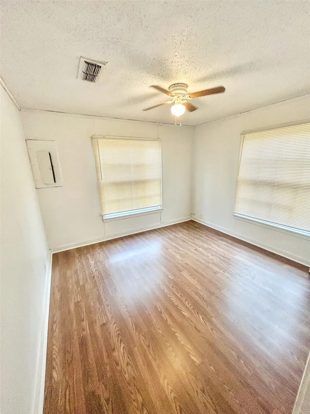 1701 W Main Clarksville, TX 75426