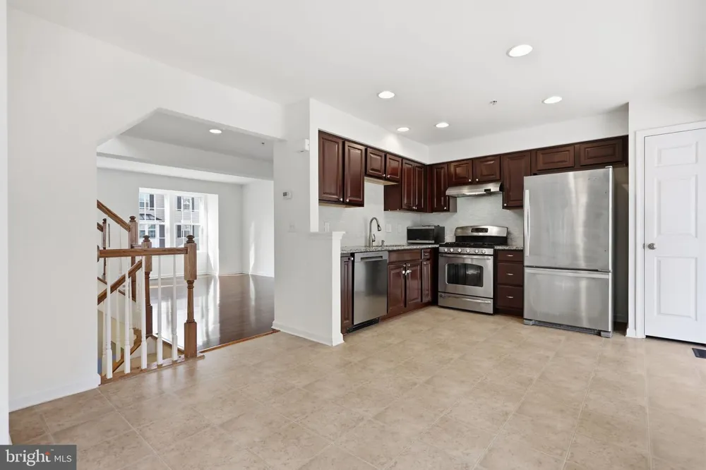 100 SUSAN CIRCLE North Wales, PA 19454