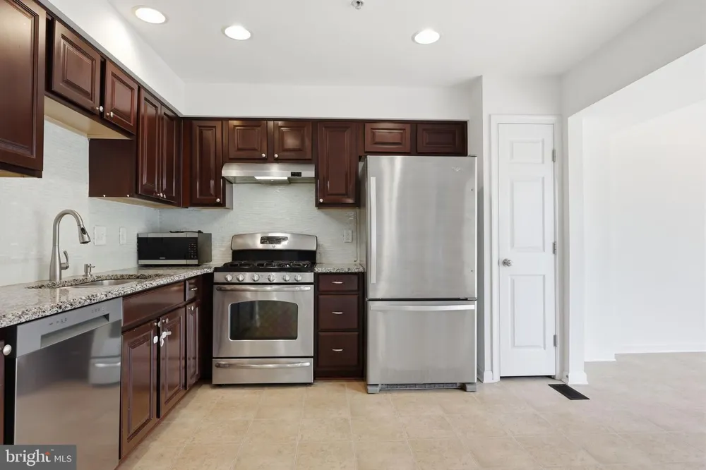 100 SUSAN CIRCLE North Wales, PA 19454