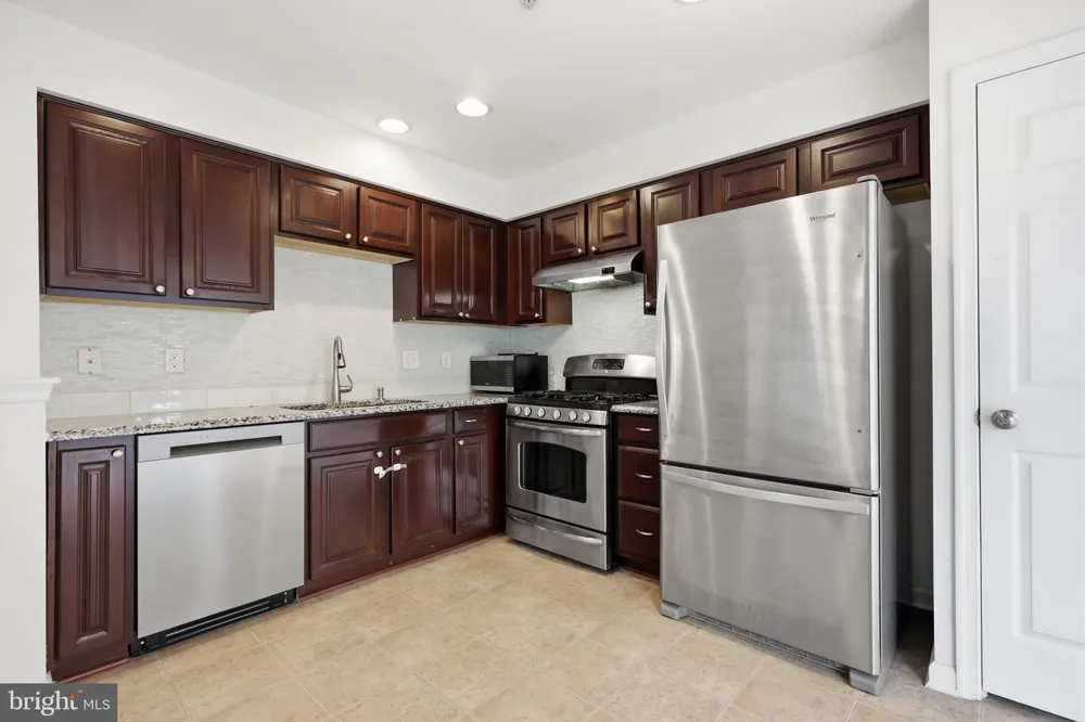 100 SUSAN CIRCLE North Wales, PA 19454
