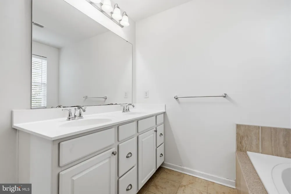 100 SUSAN CIRCLE North Wales, PA 19454
