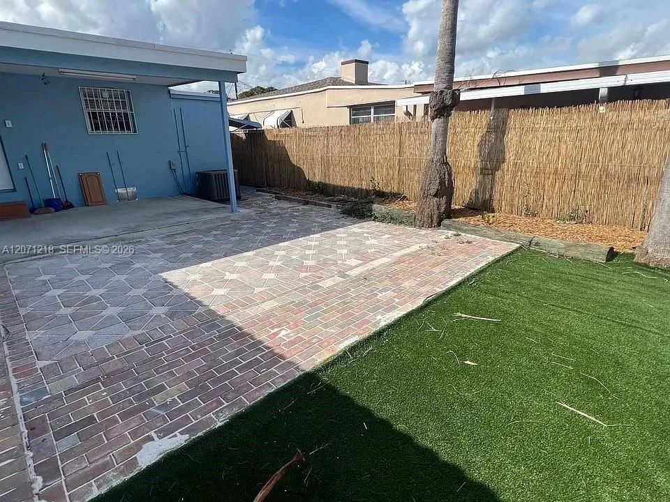 2645 SW 33rd Ave Miami, FL 33133