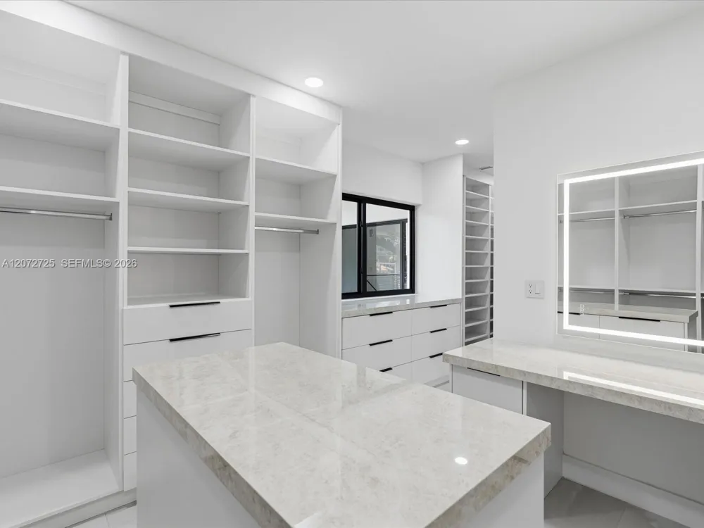 10201 SW 64th St Miami, FL 33173