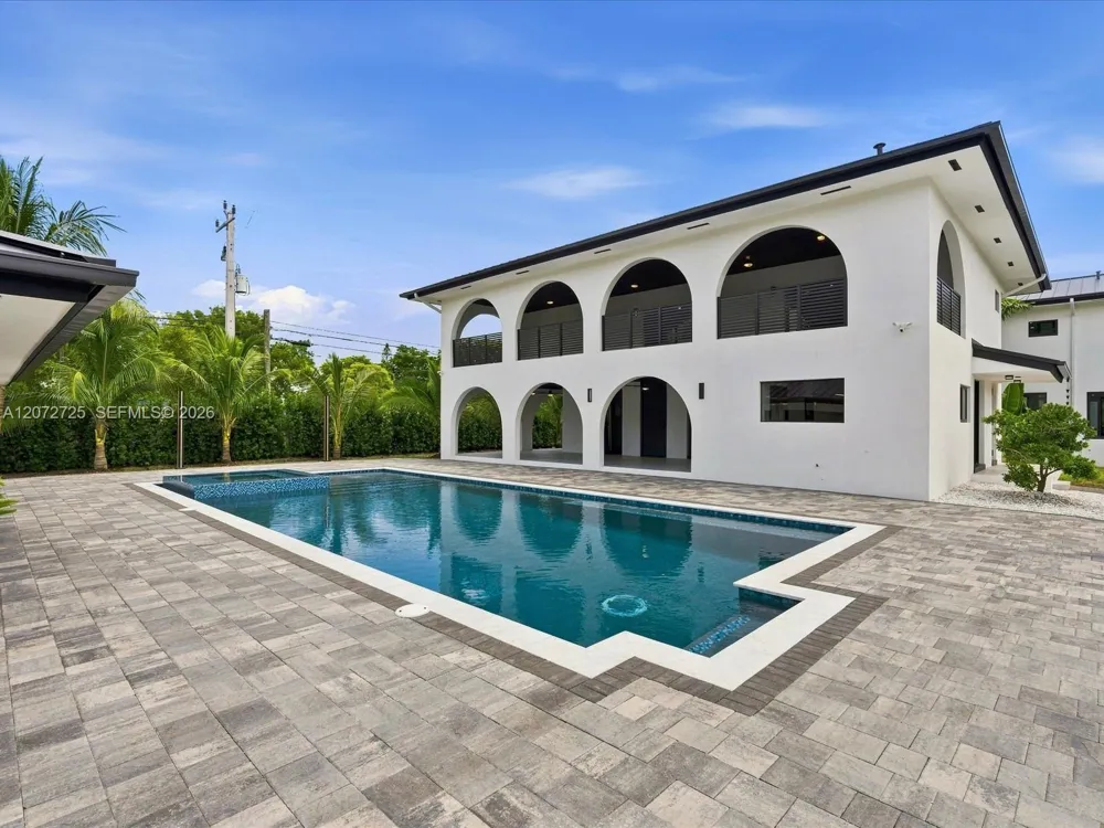 10201 SW 64th St Miami, FL 33173