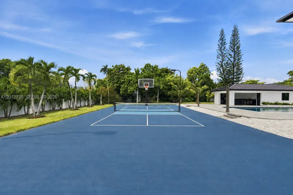 10201 SW 64th St Miami, FL 33173