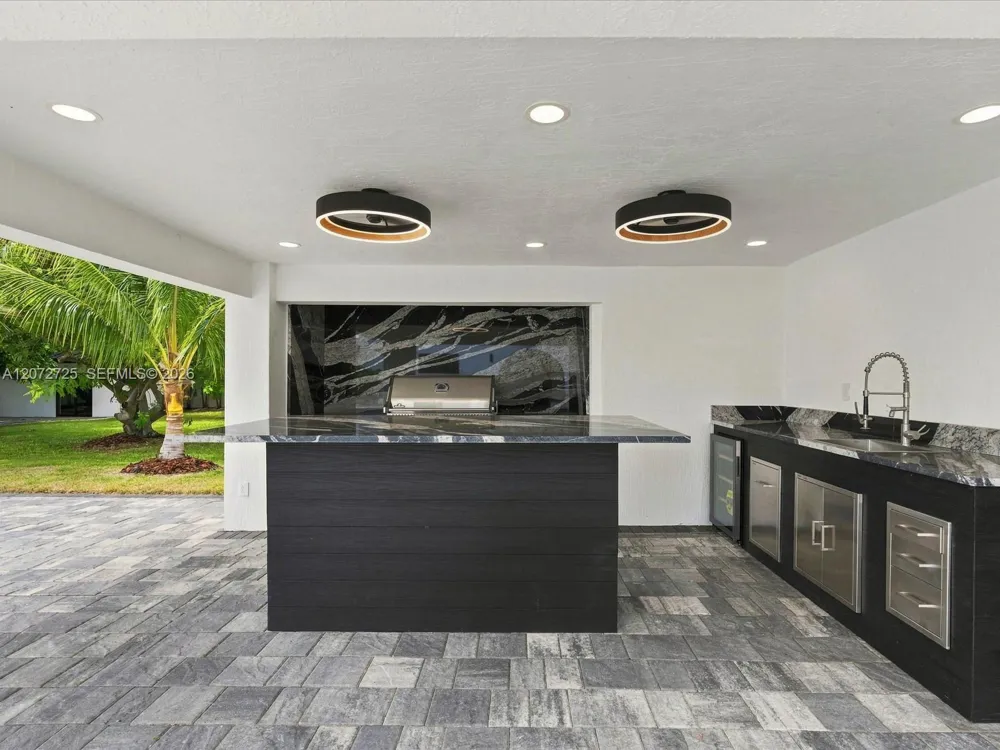10201 SW 64th St Miami, FL 33173