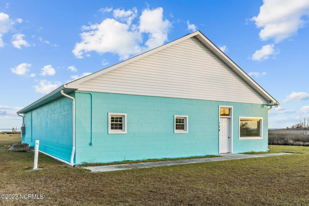 174 S Harbor Drive Davis, NC 28524