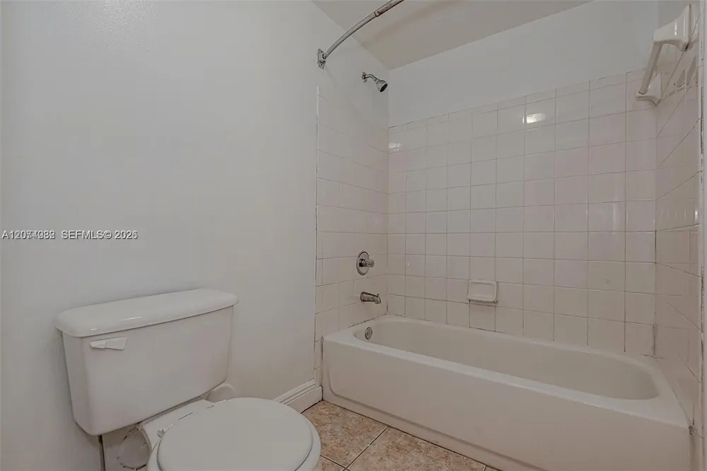 2452 Centergate Dr #103 Miramar, FL 33025