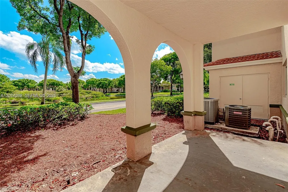 2452 Centergate Dr #103 Miramar, FL 33025