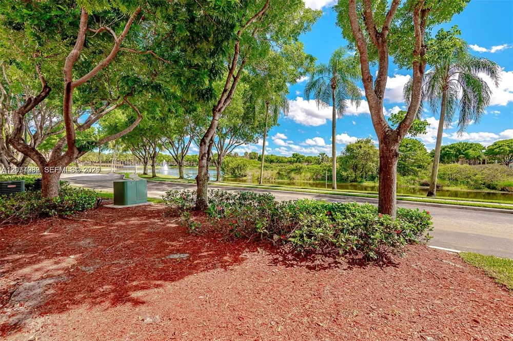 2452 Centergate Dr #103 Miramar, FL 33025