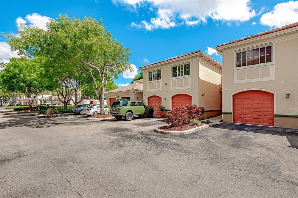 2452 Centergate Dr #103 Miramar, FL 33025