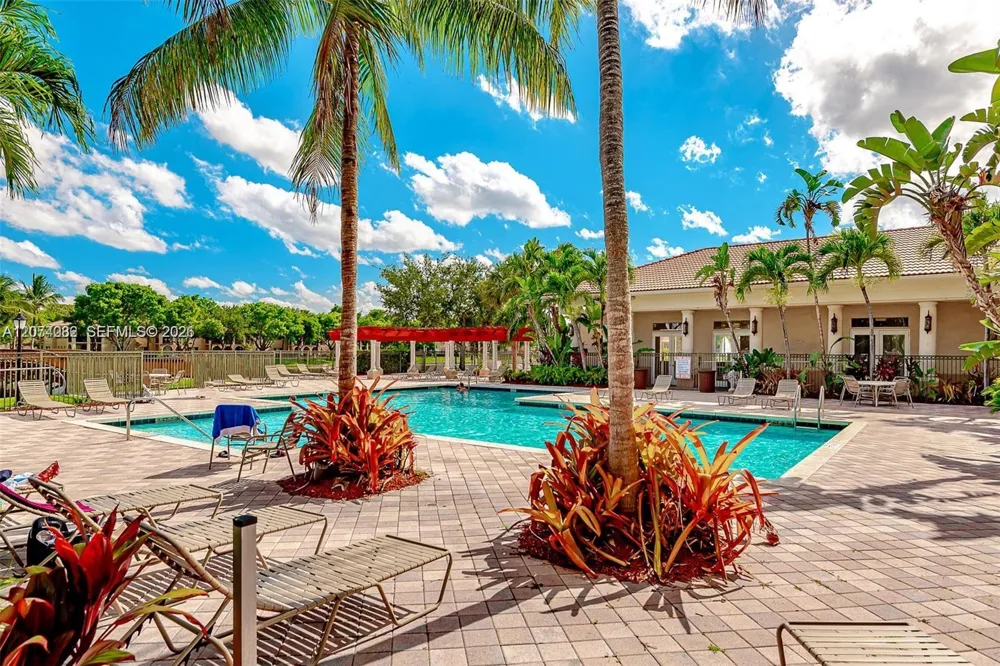 2452 Centergate Dr #103 Miramar, FL 33025