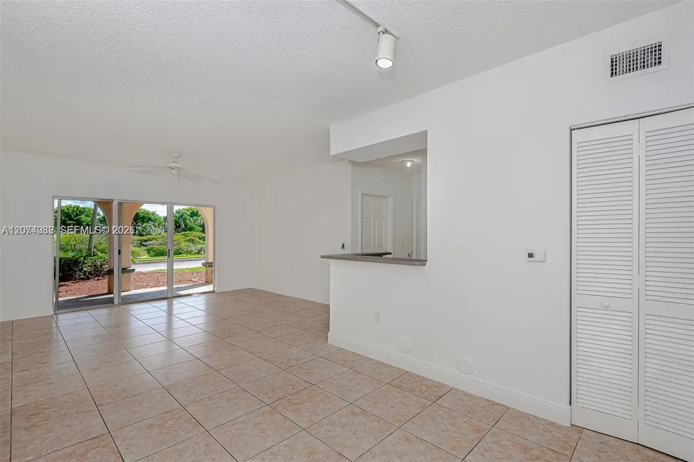 2452 Centergate Dr #103 Miramar, FL 33025