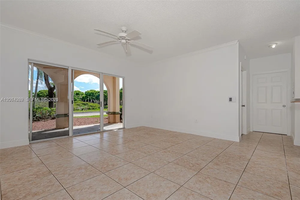 2452 Centergate Dr #103 Miramar, FL 33025