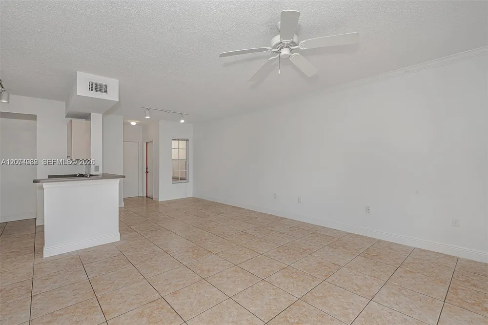 2452 Centergate Dr #103 Miramar, FL 33025