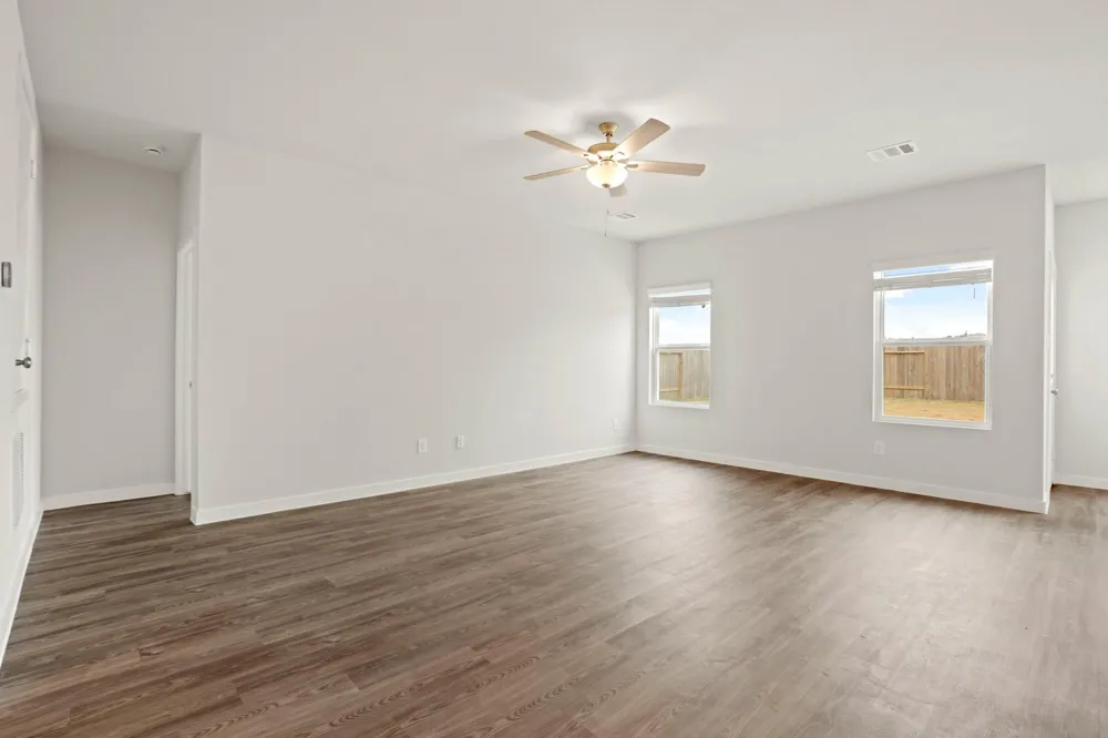 11006 Youngquist Drive Mont Belvieu, TX 77535