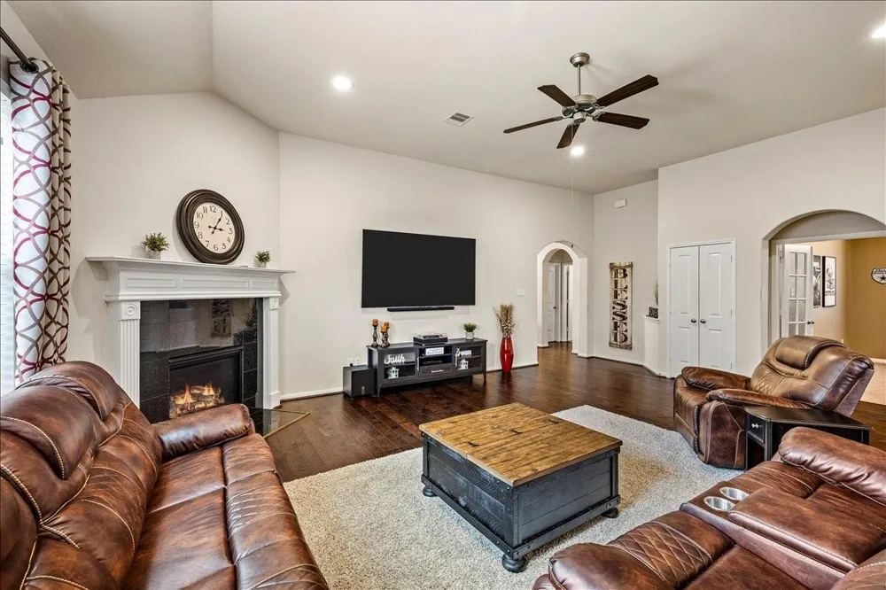 422 Stockport Drive League City, TX 77573