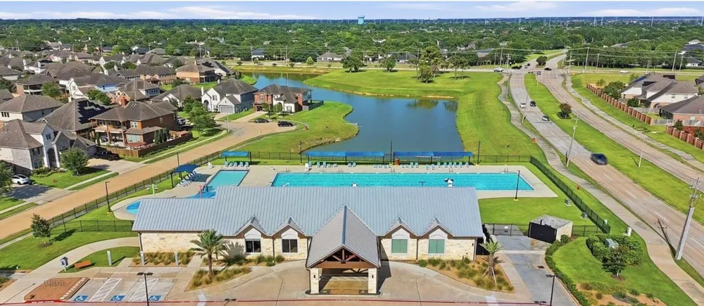 422 Stockport Drive League City, TX 77573