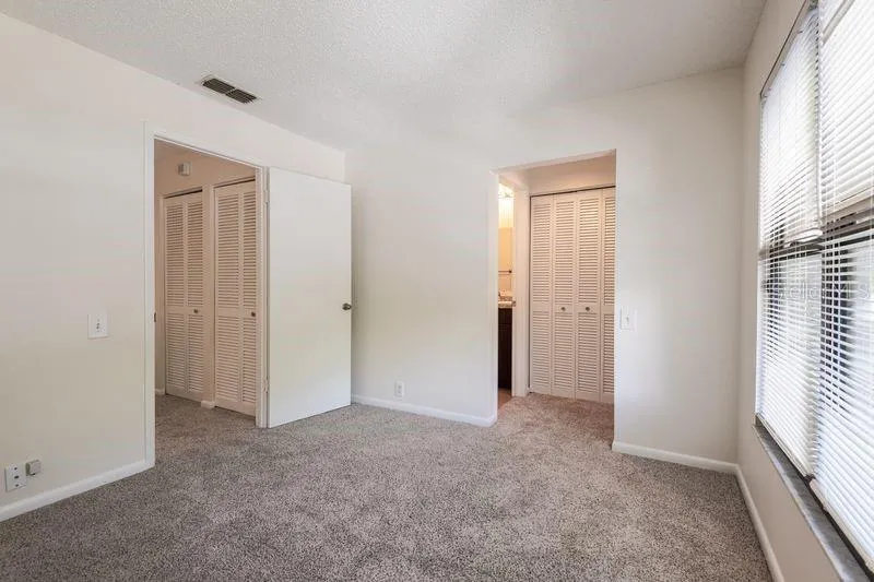 819 OAK PARK PLACE Brandon, FL 33511