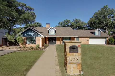 305 NW 7th Avenue