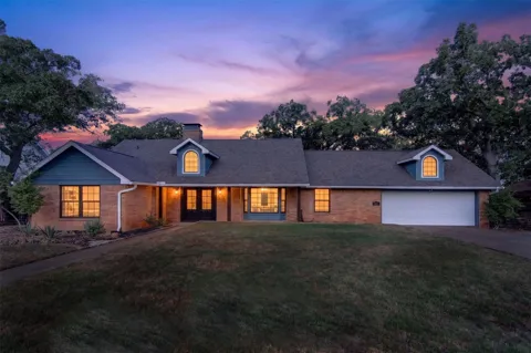 305 NW 7th Avenue