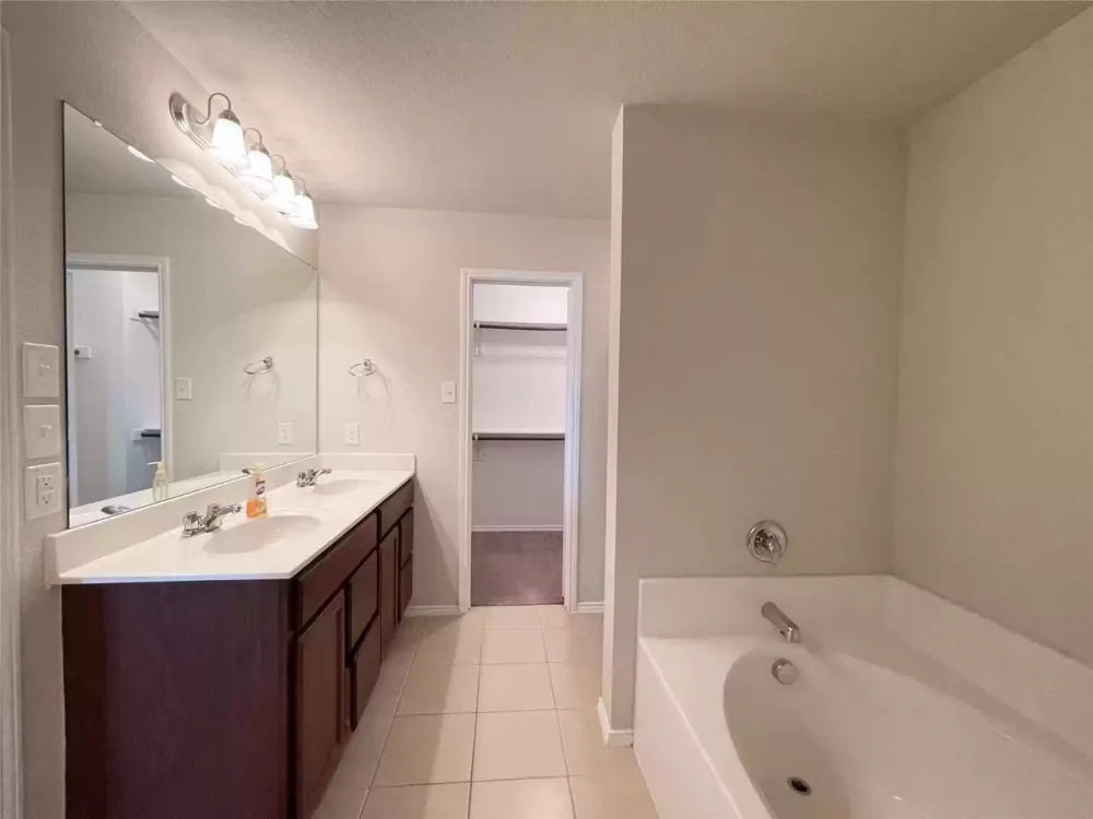 712 Whitemarsh Drive Aubrey, TX 76227