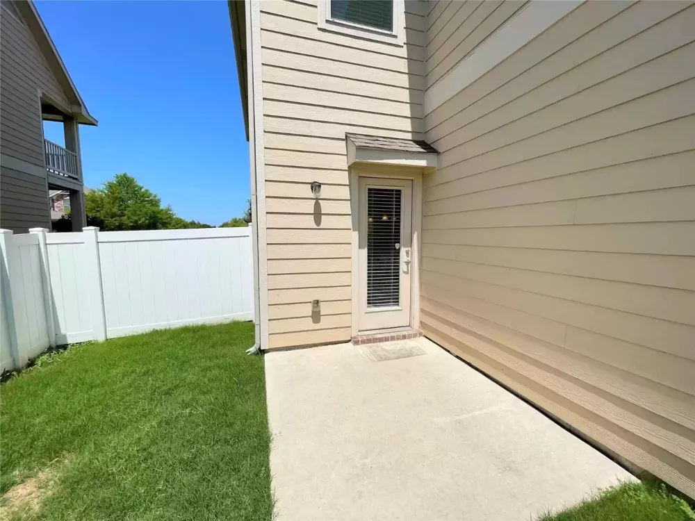 712 Whitemarsh Drive Aubrey, TX 76227