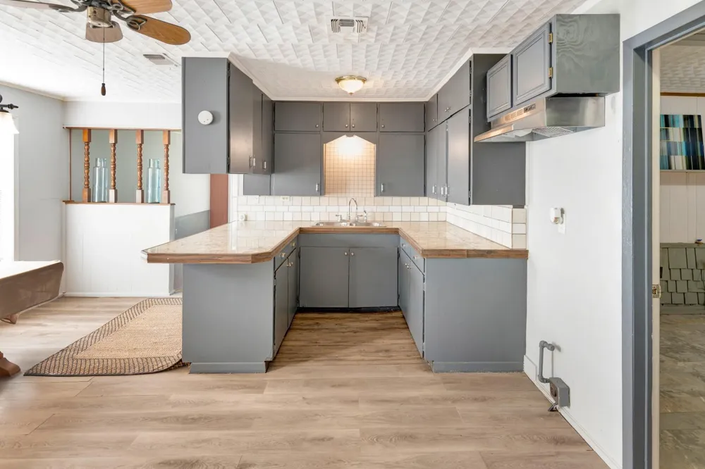407 Bois D Arc Street Edna, TX 77957