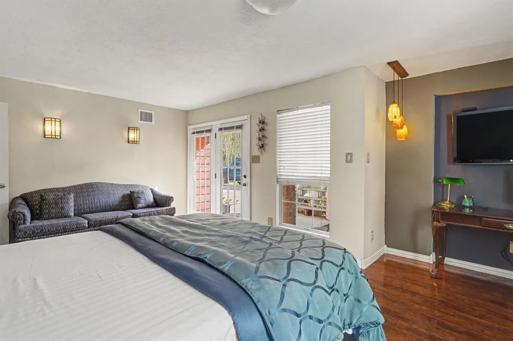 2205 Mission Street Kemah, TX 77565