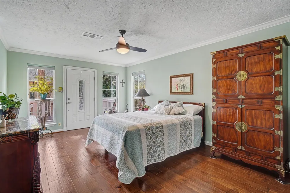 2205 Mission Street Kemah, TX 77565