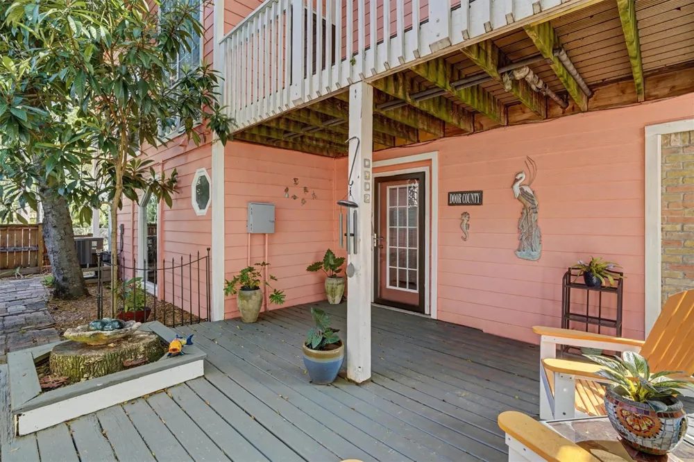 2205 Mission Street Kemah, TX 77565