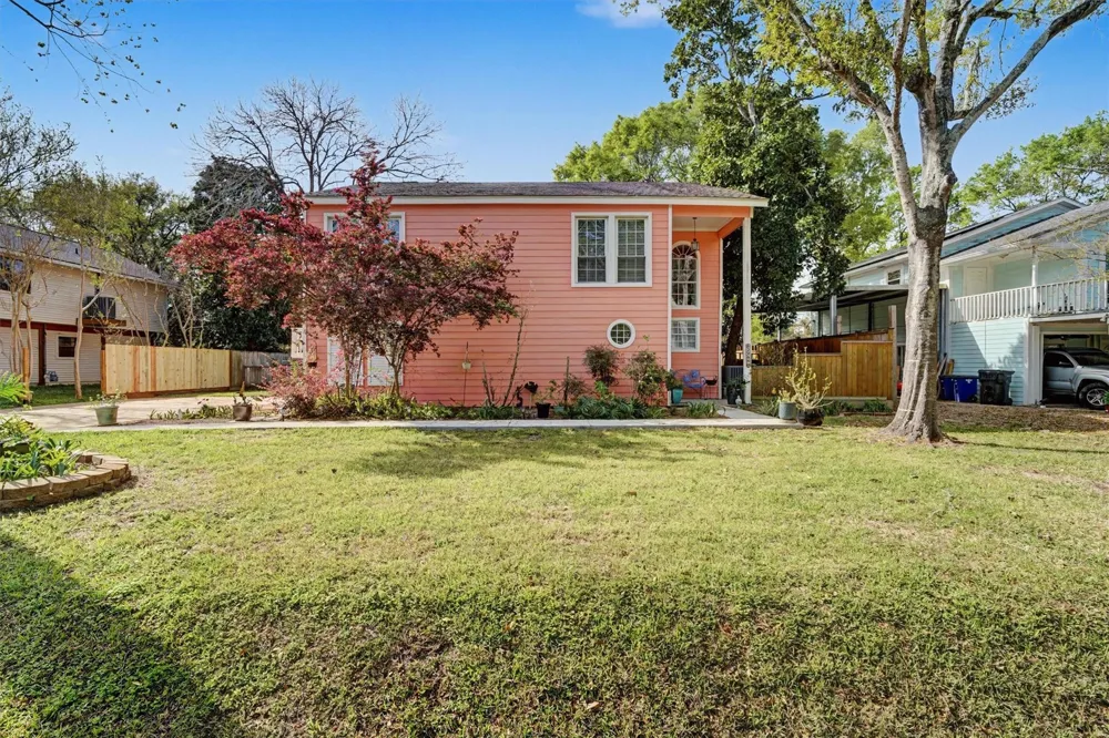 2205 Mission Street Kemah, TX 77565