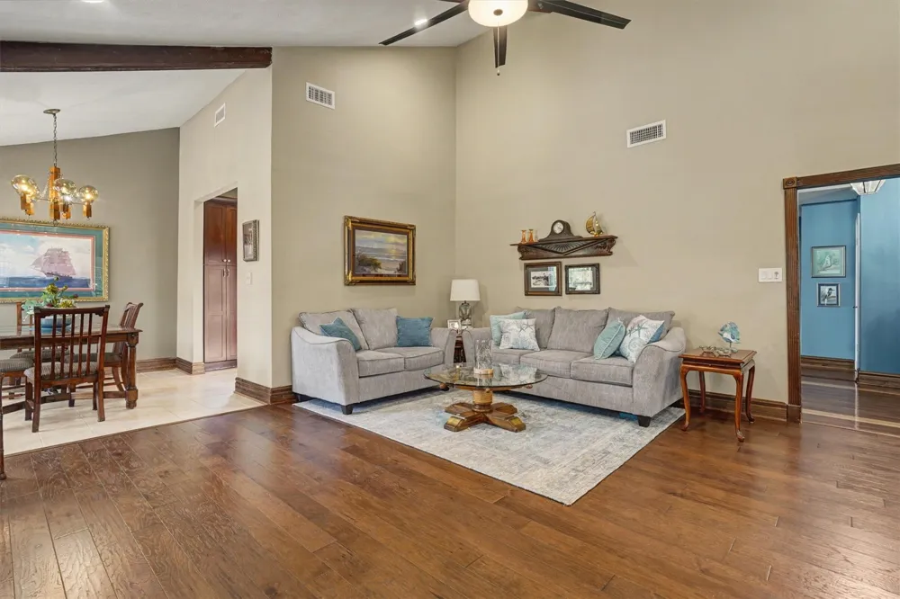 2205 Mission Street Kemah, TX 77565