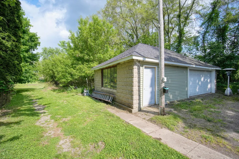 2515 Cooper Street Jackson, MI 49201