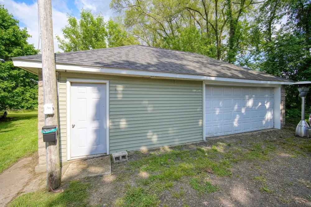 2515 Cooper Street Jackson, MI 49201