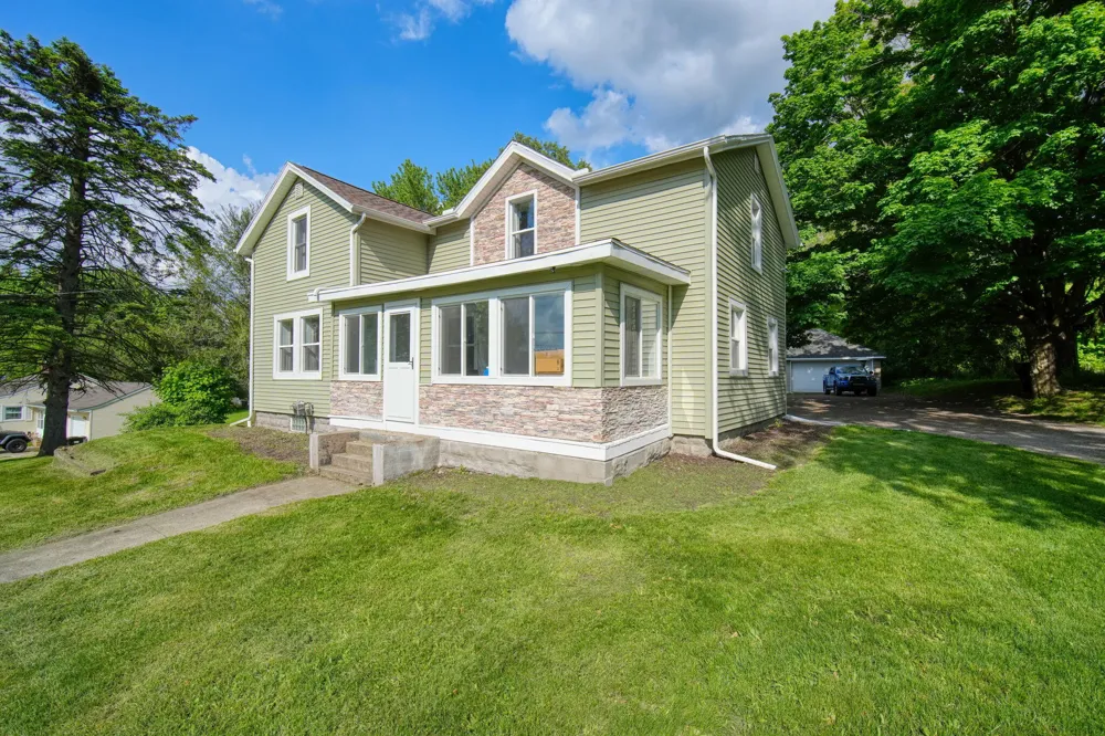 2515 Cooper Street Jackson, MI 49201