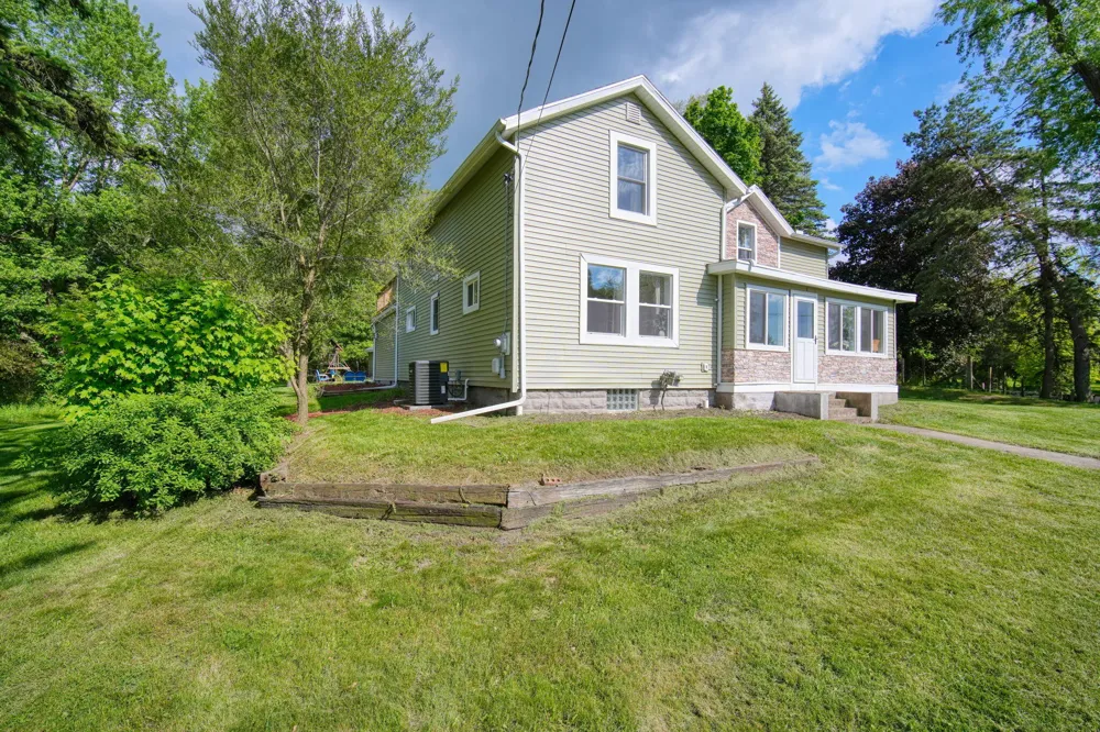 2515 Cooper Street Jackson, MI 49201