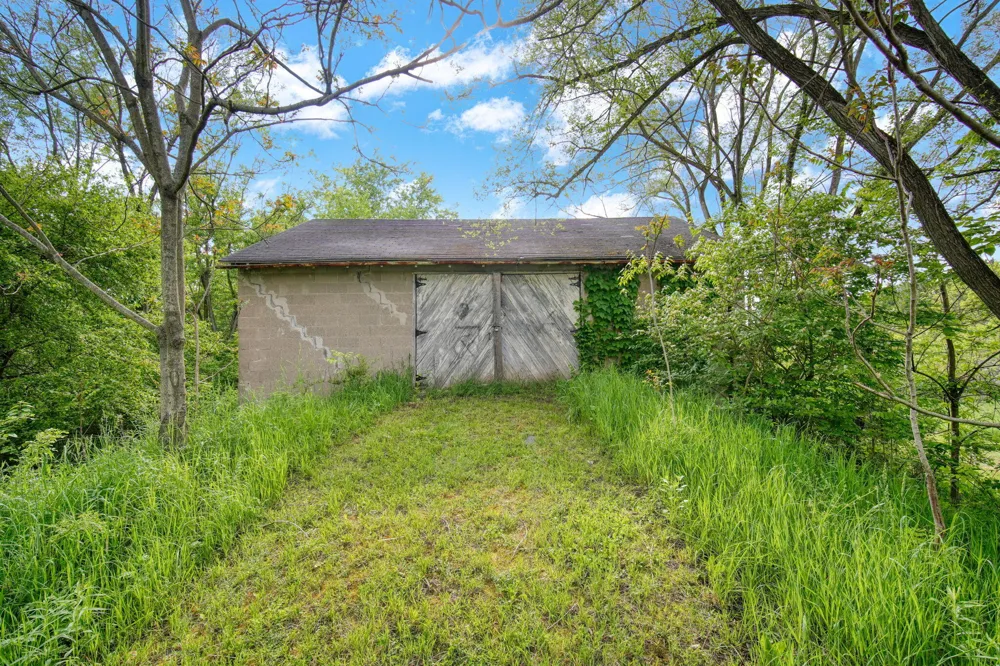 2515 Cooper Street Jackson, MI 49201