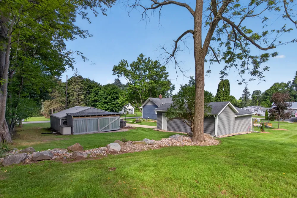 527 Pershing Avenue Jackson, MI 49203