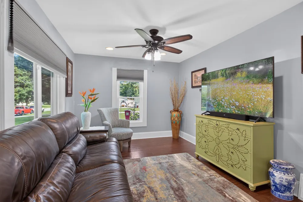 527 Pershing Avenue Jackson, MI 49203