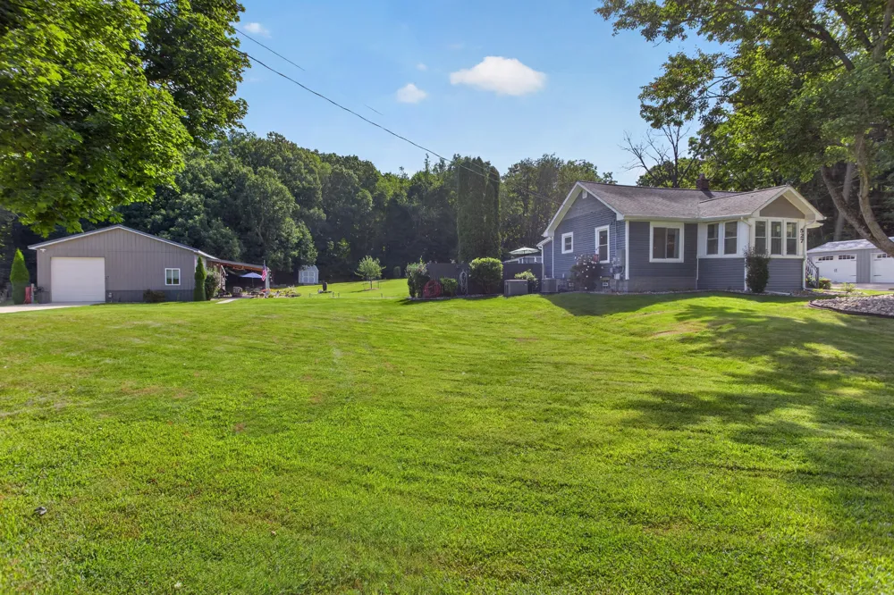527 Pershing Avenue Jackson, MI 49203
