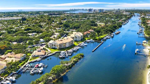 OAK HARBOUR DRIVE