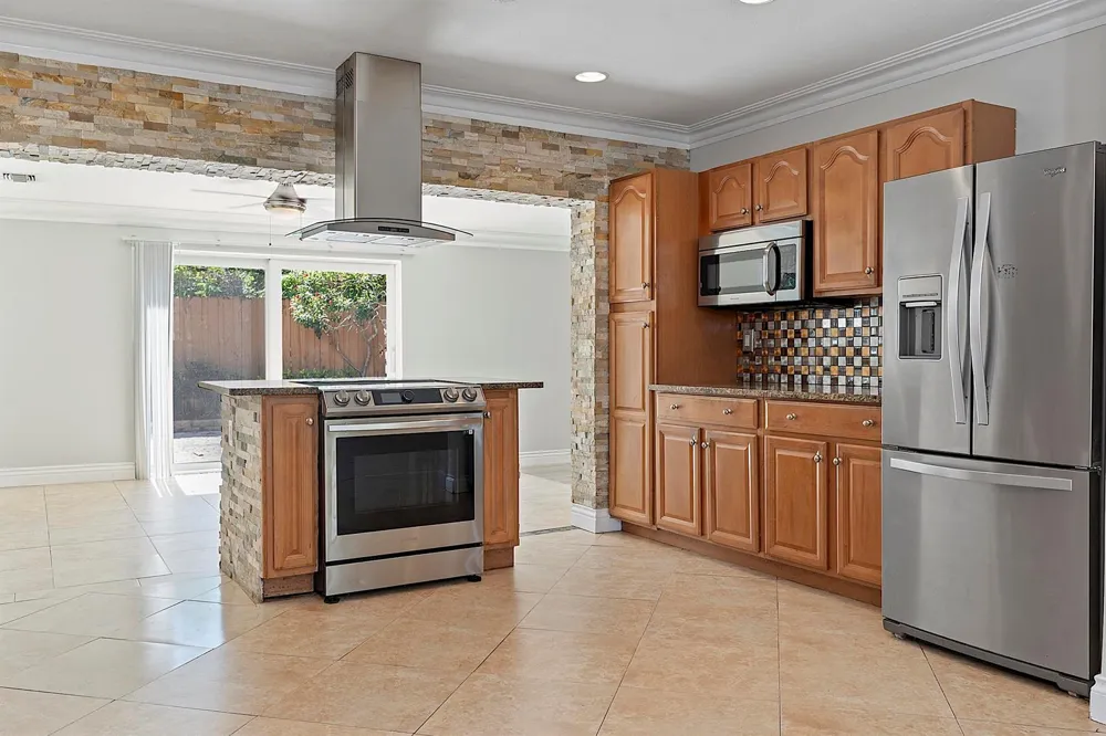 3100 S SEACREST BOULEVARD Boynton Beach, FL 33435