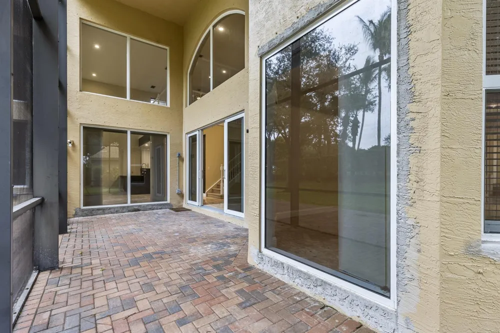 6966 Great Falls Circle Boynton Beach, FL 33437