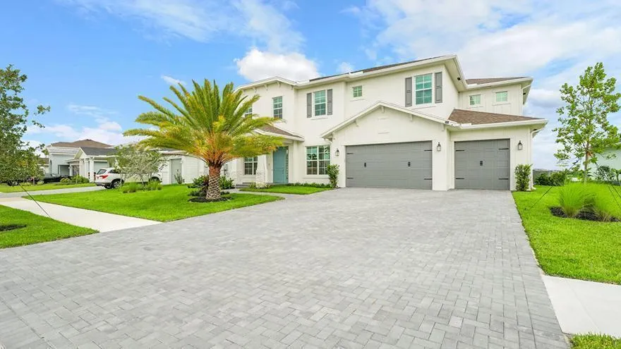 601 Hookline Circle Loxahatchee, FL 33470